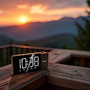 Digital LED clock radio with GreenBlue projector  FM radio  alarm  12/24 clock  5V DC USB power supply + CR2032  GB172